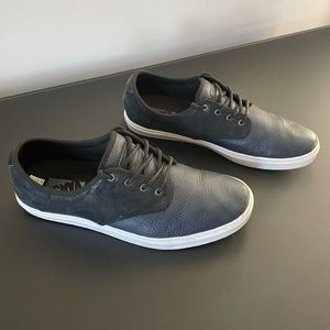 Vans classic cut / dress shoe